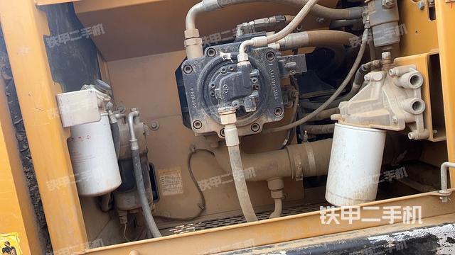 液壓泵艙室正面整體（整機(jī)外觀）