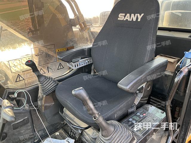 駕駛室整體（整機(jī)外觀）