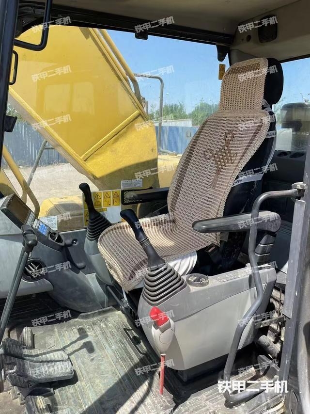 駕駛室整體（整機(jī)外觀）