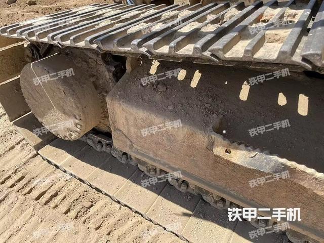 單側(cè)履帶整體（整機(jī)外觀）