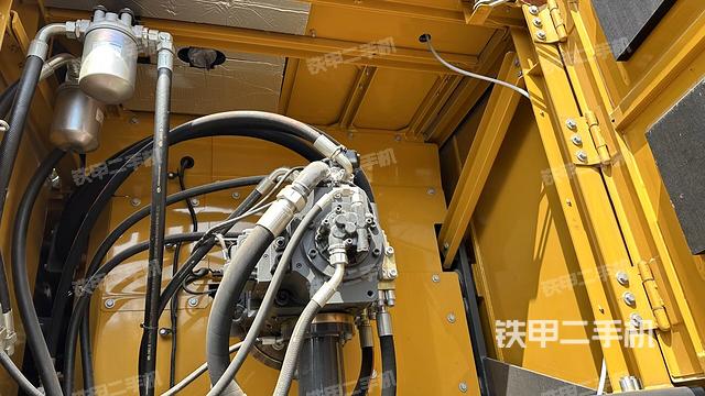 液压泵斜45 左（大件舱室）