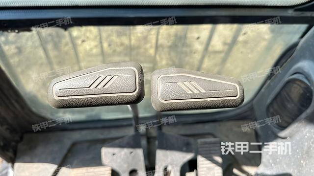 后窗玻璃角标（驾驶室部分）