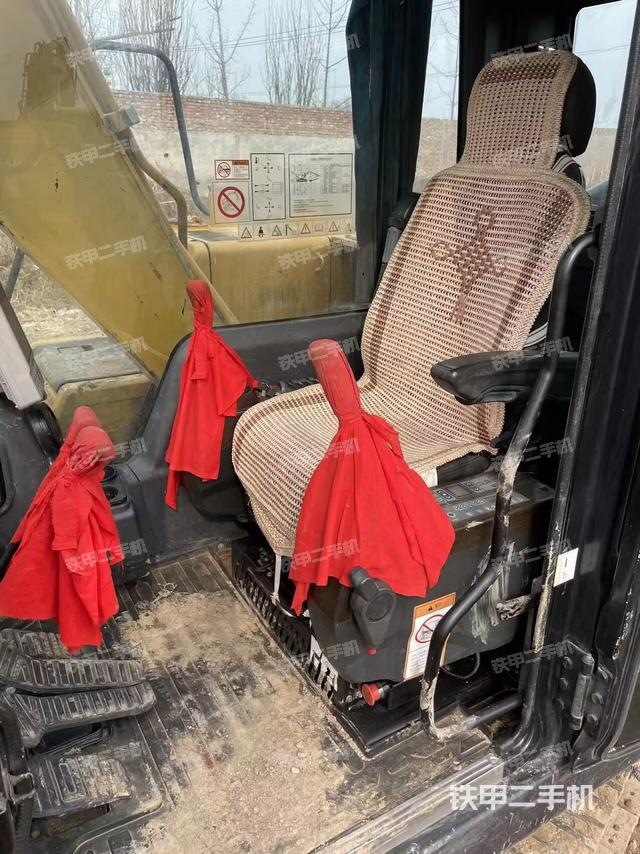 駕駛室整體（整機外觀）