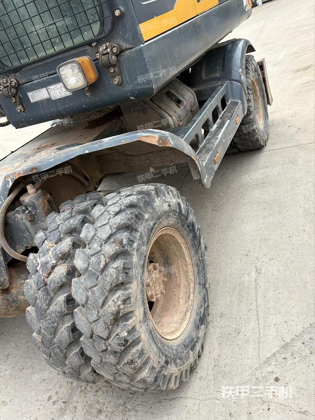 单侧履带整体（整机外观）