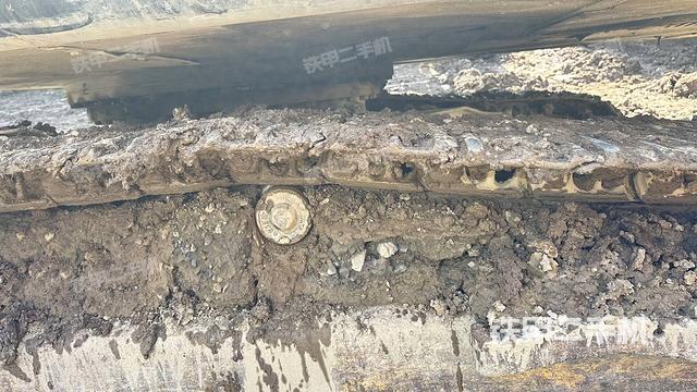 左驅(qū)動輪（行走機構(gòu)）