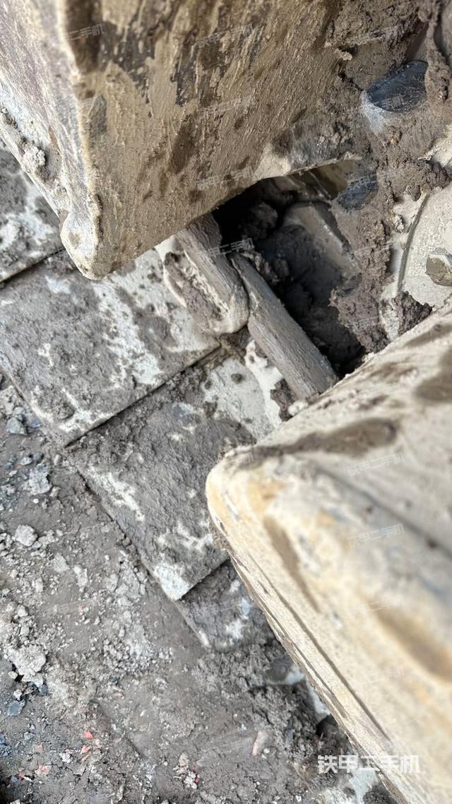 左側(cè)履帶整體?（行走機構(gòu)）