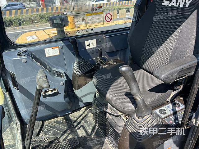 驾驶室整体（整机外观）