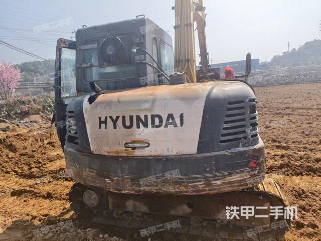 驾驶室顶部（整机外观）