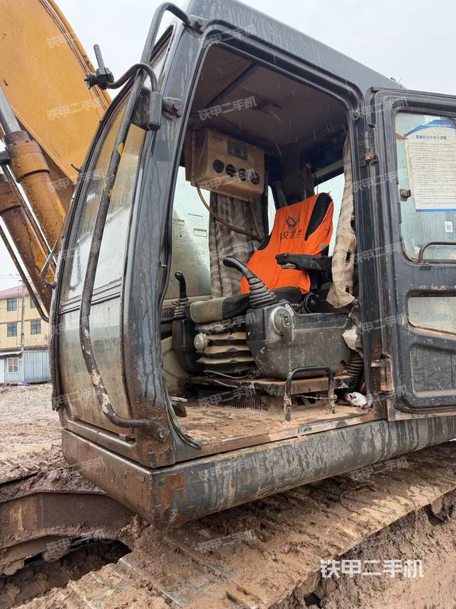 驾驶室整体（整机外观）