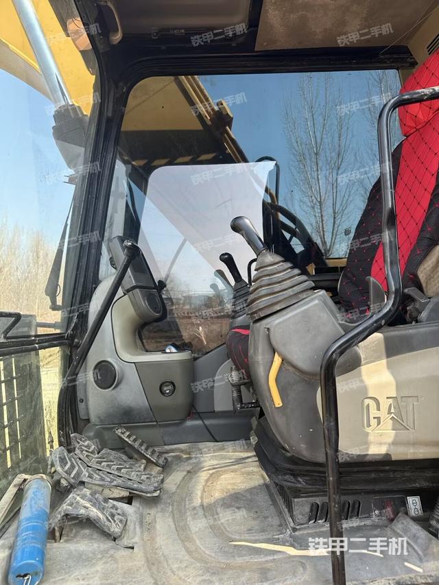 驾驶室整体（整机外观）