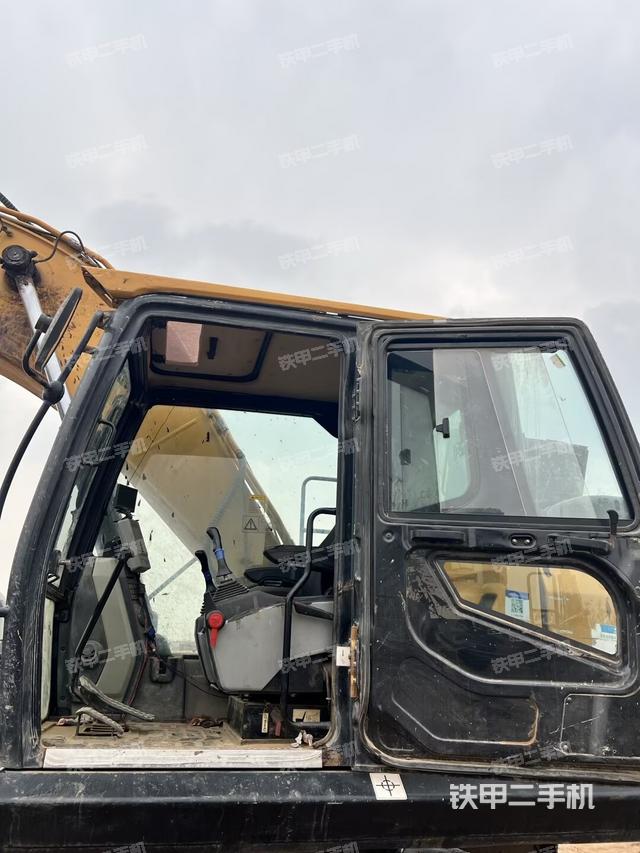 駕駛室整體（整機(jī)外觀）