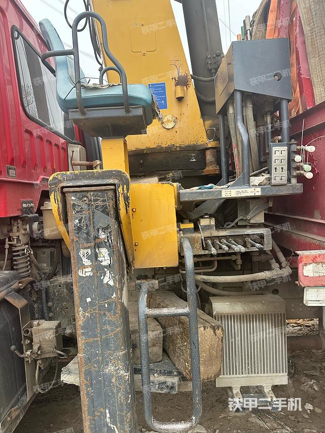 整机右侧（设备外观及核心部件）