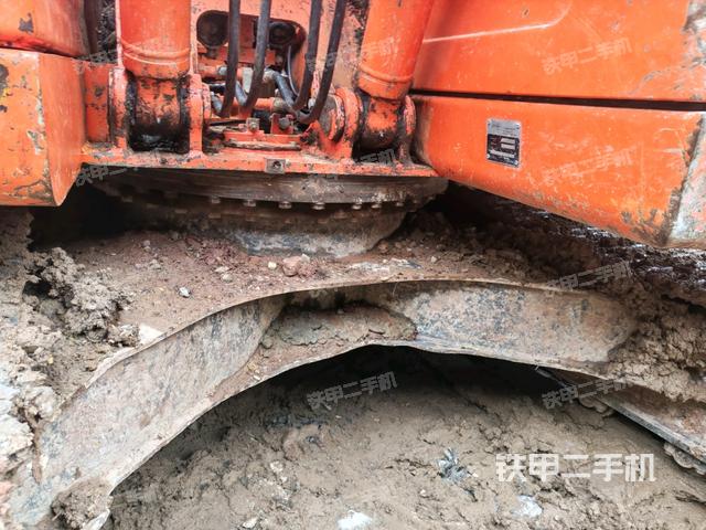 转盘和下车架正前（工作和回转装置）