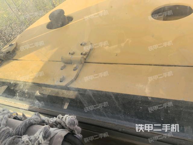 驾驶室内座椅、仪表操作手柄全景（压路机驾驶室）