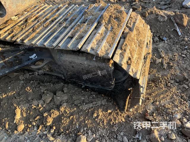 單側(cè)履帶整體（整機(jī)外觀）