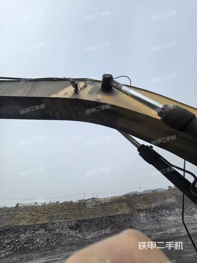 大臂油缸整體?豎拍（工作和回轉(zhuǎn)裝置）