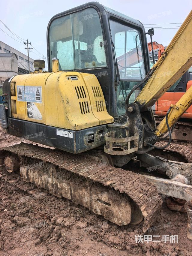 駕駛室頂部（整機(jī)外觀）