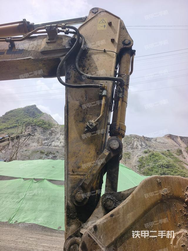 小臂整體右前（工作和回轉裝置）