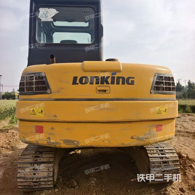 回转马达和主控阀（整机外观）