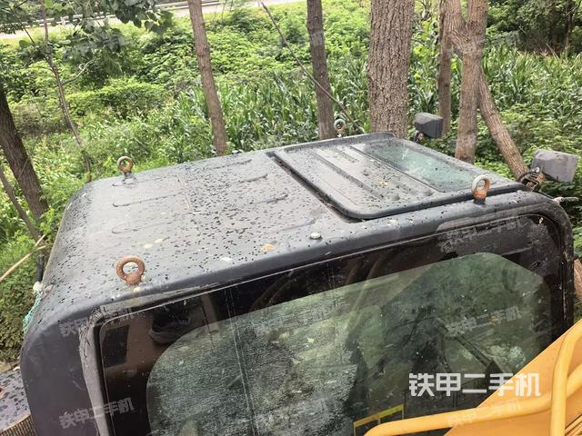 驾驶室顶部（整机外观）