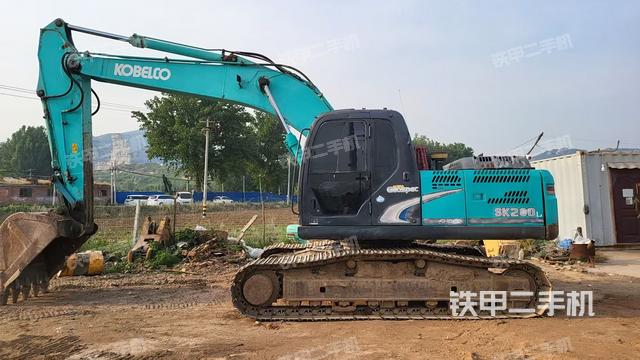 神钢SK210LC-8挖掘机