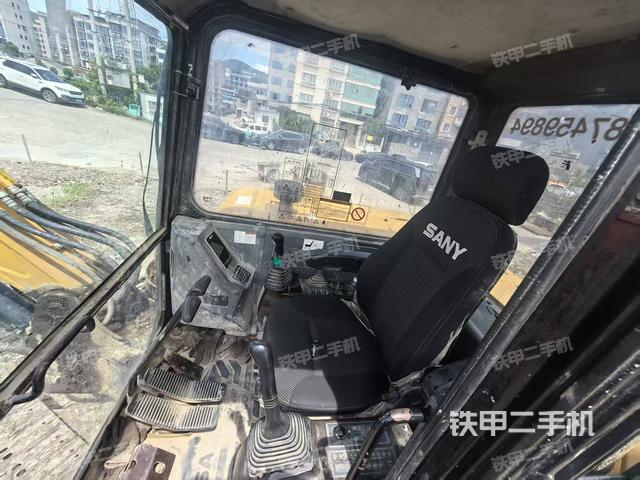驾驶室整体（整机外观）