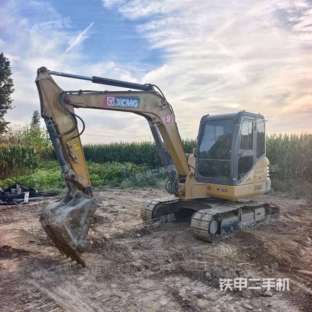 驾驶室整体（整机外观）