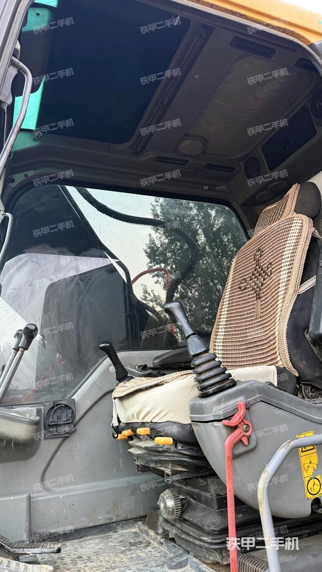 驾驶室整体（整机外观）