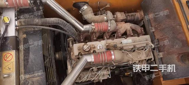 驾驶室顶部（整机外观）