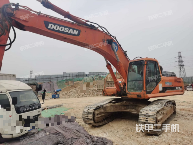 斗山DH370LC-9挖掘机