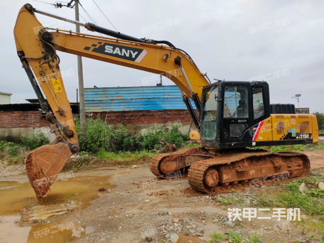 三一重工SY215C挖掘机
