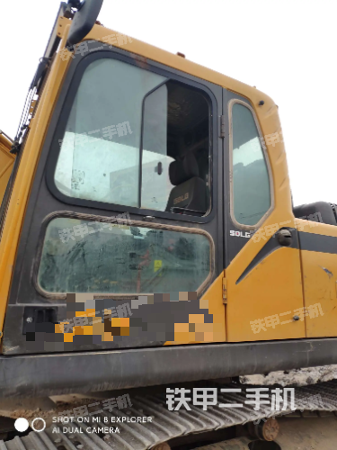 驾驶室正侧(驾驶室部分) 驾驶室正侧(驾驶室部分)