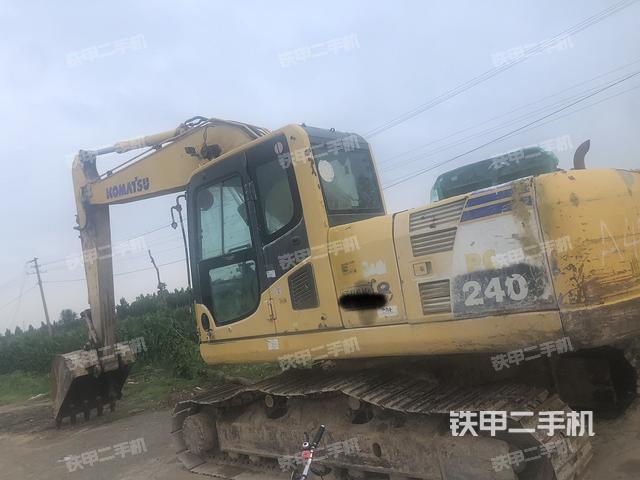 小松PC200-8挖掘机