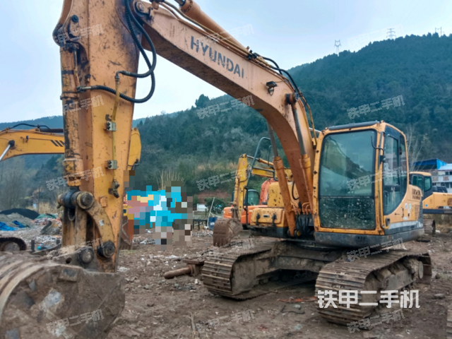 现代R150LC-9挖掘机