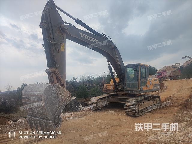沃尔沃EC300DL挖掘机