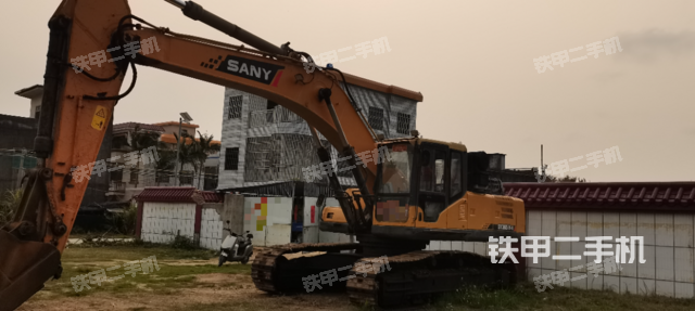 三一重工SY335C挖掘机