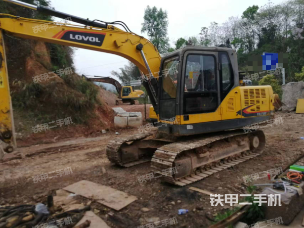 雷沃重工FR170E挖掘机