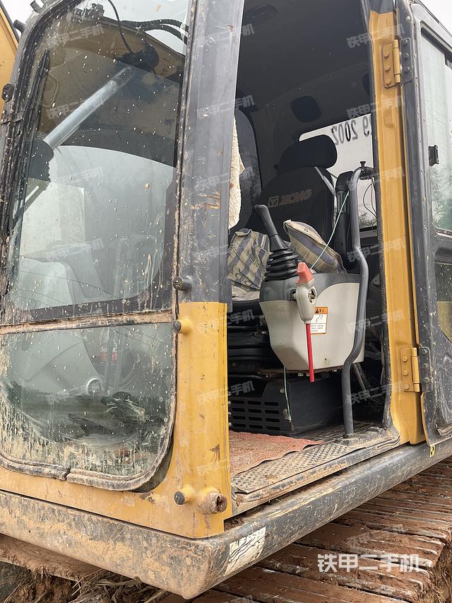 驾驶室整体（整机外观）