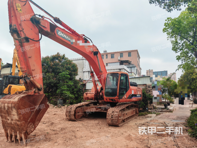 斗山DH300LC-7挖掘机