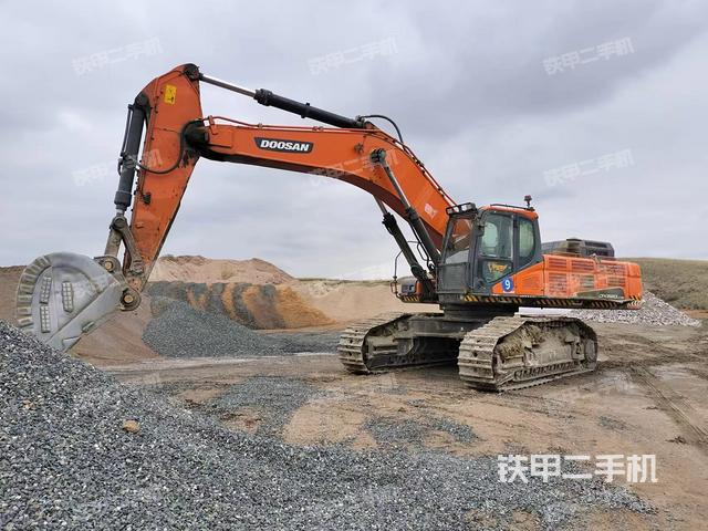 斗山DX520LC-9C挖掘机