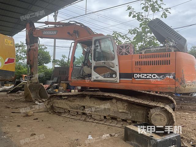斗山DH220LC-9E挖掘机