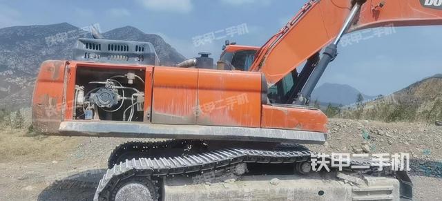斗山DX380LC-9C挖掘机
