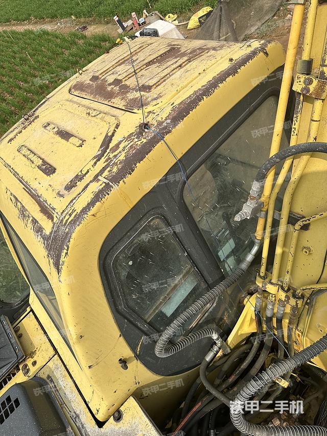 驾驶室顶部（整机外观）