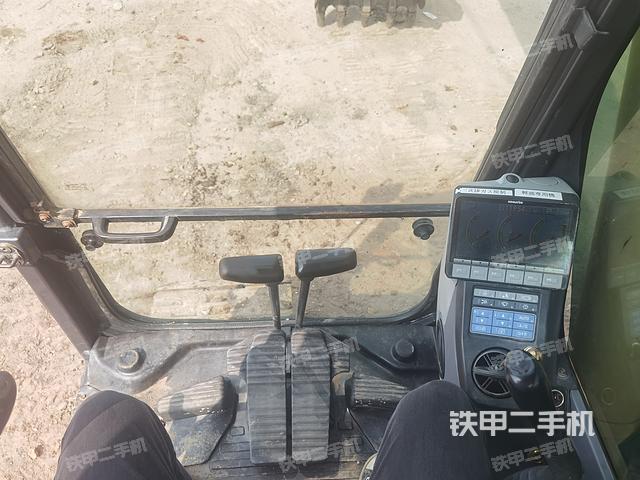 驾驶室整体（整机外观）