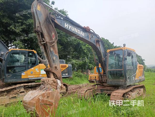 现代R130VS PRO挖掘机