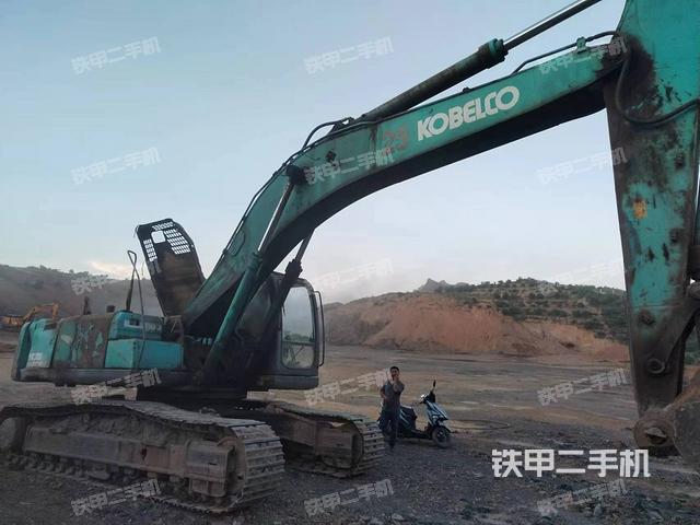 神钢SK350LC-8挖掘机