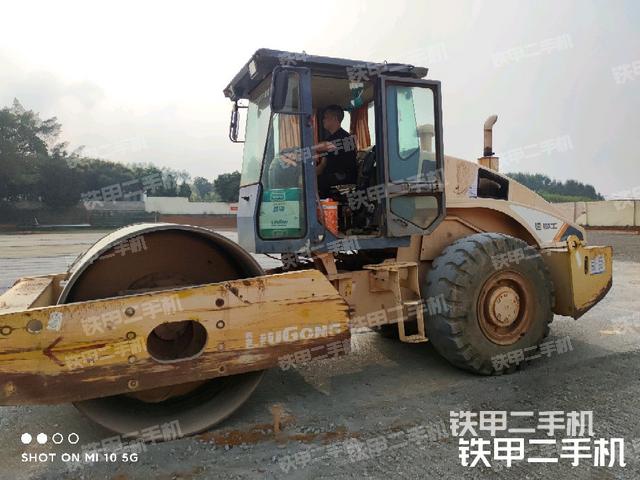 柳工618机械振动压路机