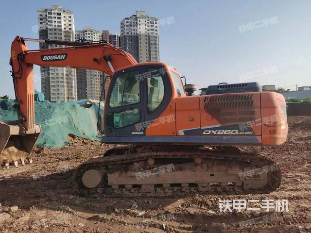 斗山DX230LC-9C挖掘机