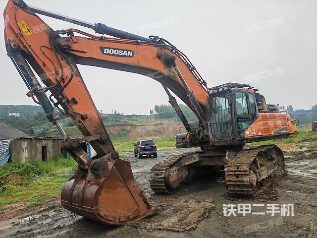 斗山DX520LC-9C挖掘机