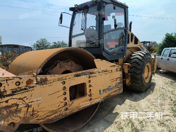 柳工CLG6526E压路机